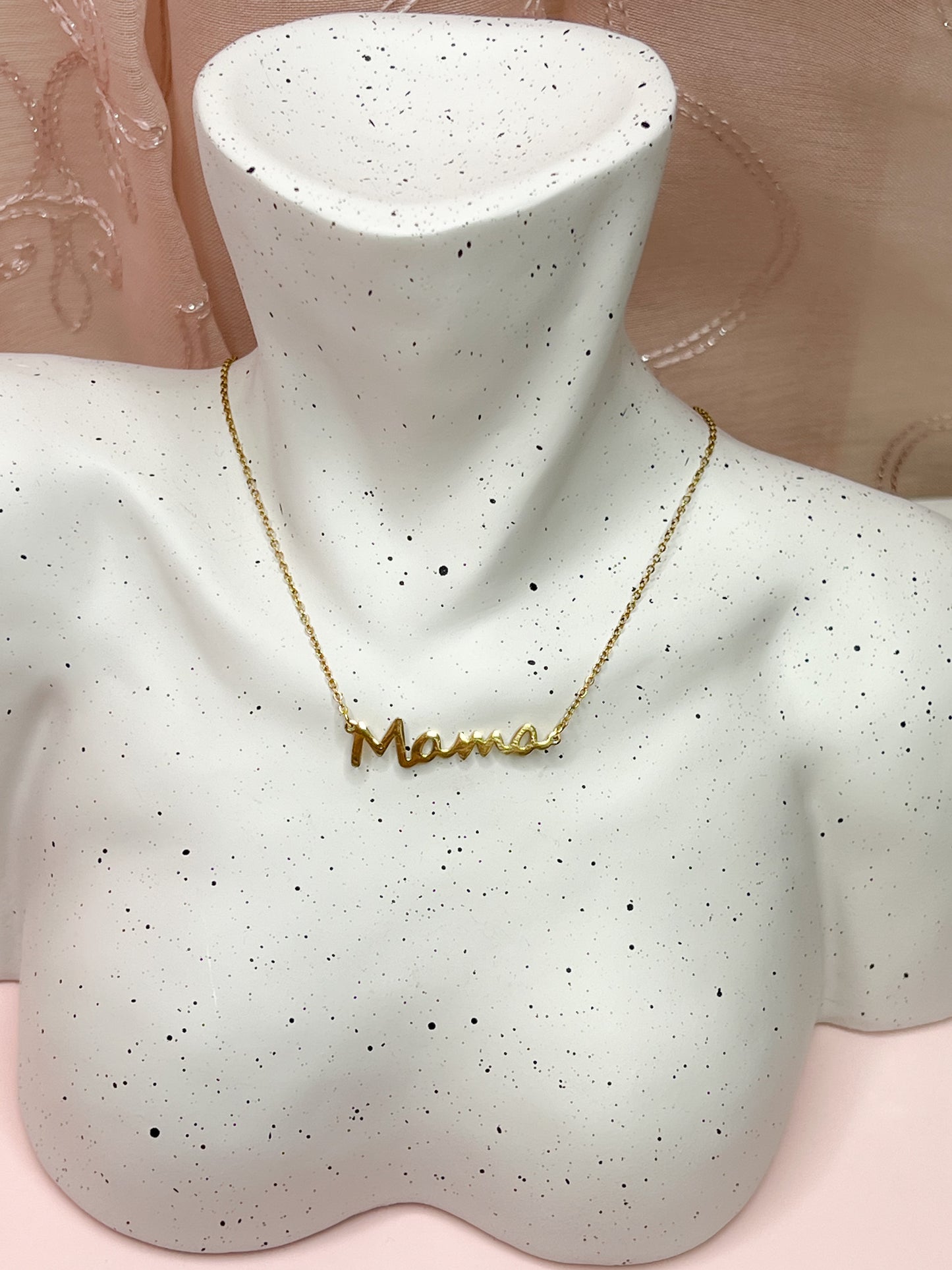 Mamá Necklace